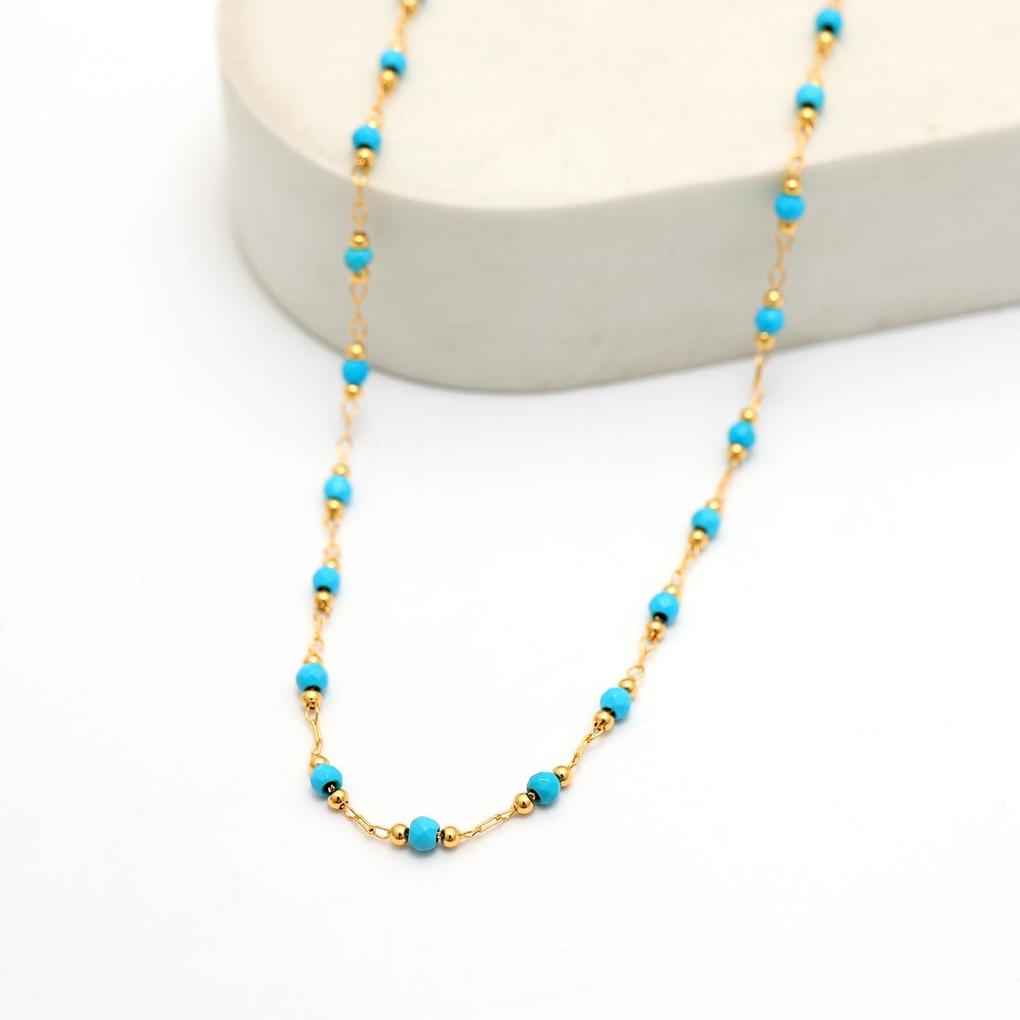 MAIKERDER Dainty Turquoise Necklace for Women, 14K Gold Plated Dainty Turquoise Beaded Necklaces Handmade Minimalist Beach Summer Small Boho Bead Choker Necklaces for Women Bohemian Western Jewelry