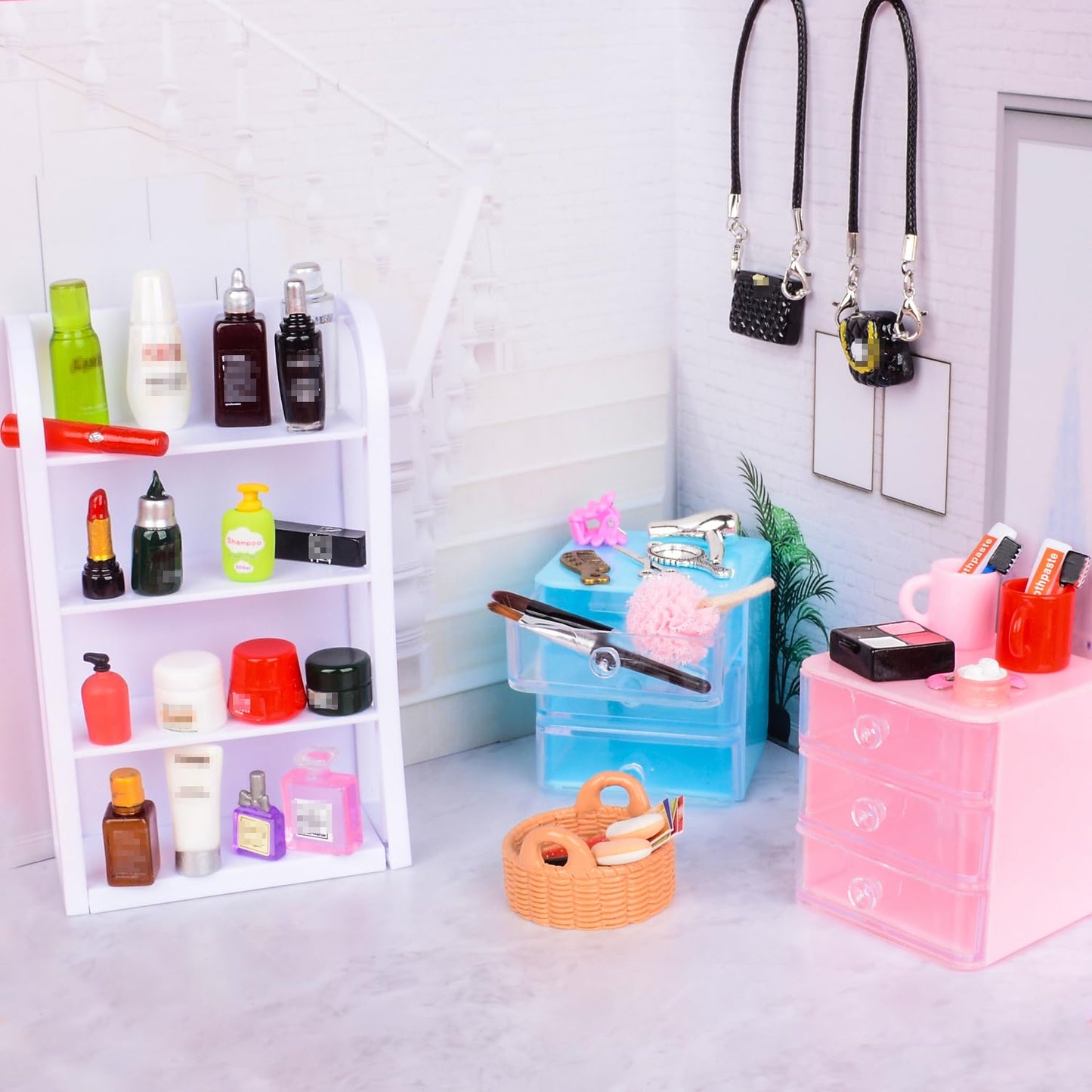 U-Zimikee 100 Pcs Dollhouse Mini Cosmetic Set,Miniature Bathroom Accessories,Mini Makeup Pretend Play Gifts for Girls,Jewelry Storage Case Shelf Handbag Camera Toiletries Dollhouse DIY Micro Scene
