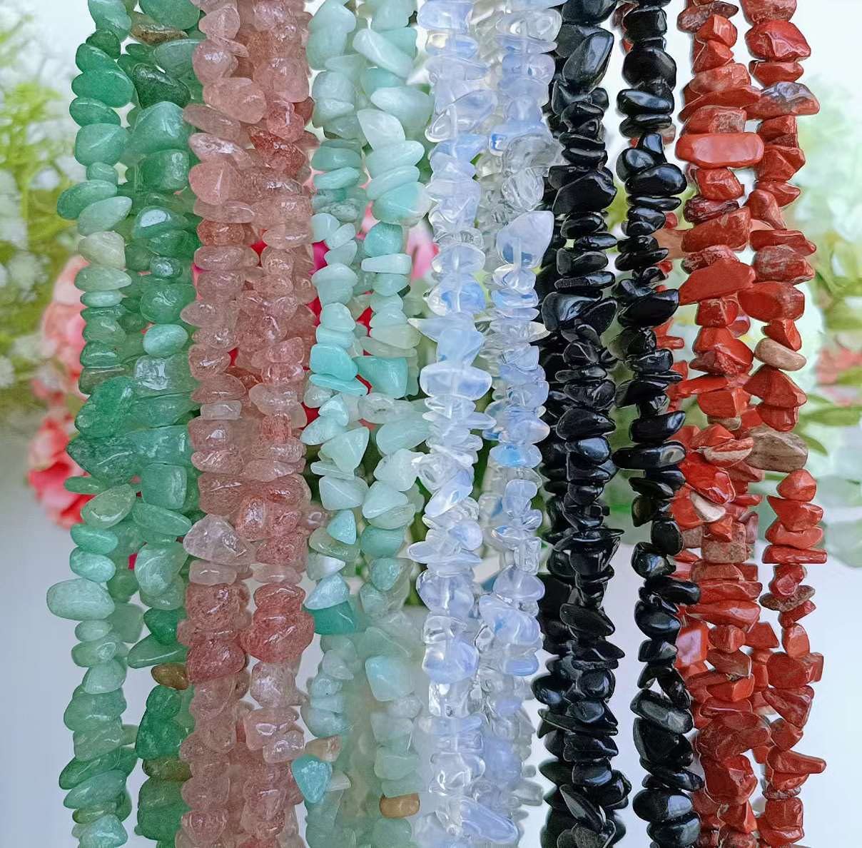 LAIDANLA Green Aventurine 400pcs Natural Chip Stone Beads 5-8mm Healing Crystal Irregular Gemstones Drilled DIY Loose Rocks Bead Crystal for Bracelet Earrings Necklace Jewelry Making Crafting
