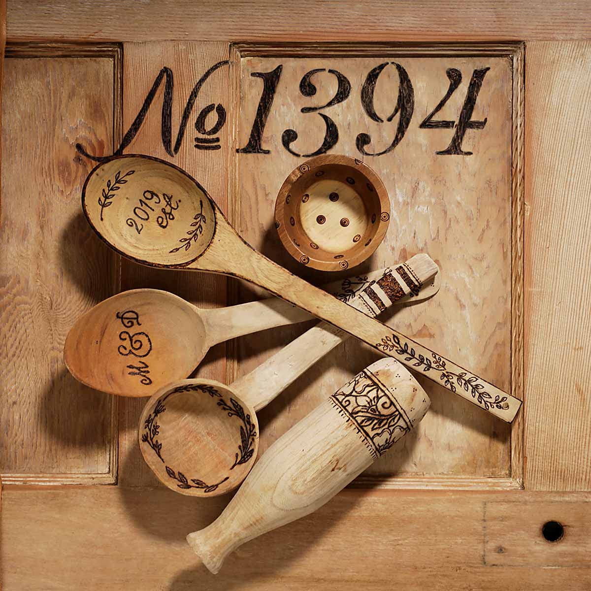 Wood Burning Kit, Set of 26 Art Supplies for Wood Burning Tool Kit, DIY Arts and Crafts, Wood Burning Kit for Adults, Great for Pattern Making, Shading and Texture, By Plaid Enterprises, 11879