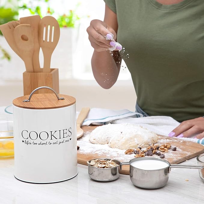 D'Lifeful Cookie Jar with Airtight Bamboo Lid – 0.6 Gallon Cute and Decorative Cookie Storage for Kitchen Countertop – Farmhouse Storage Tin for Freshness – Great Gift Idea