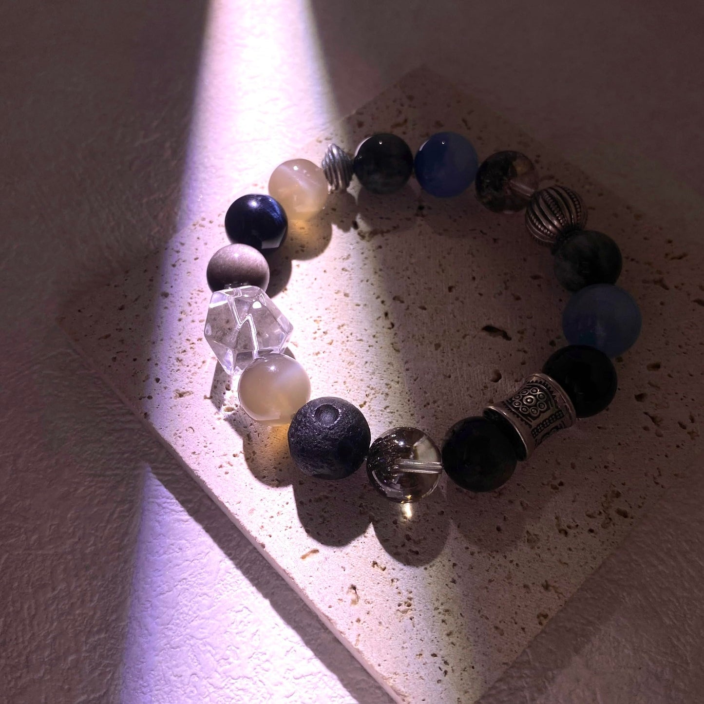 ANNYUEBB Crystal and Obsidian Energy Bracelet, Natural White, Silver, Healing Stone Jewelry | Elegant Good Luck Charm Bracelet, Chakra Balancing Gift (17cm (6.7‘’))