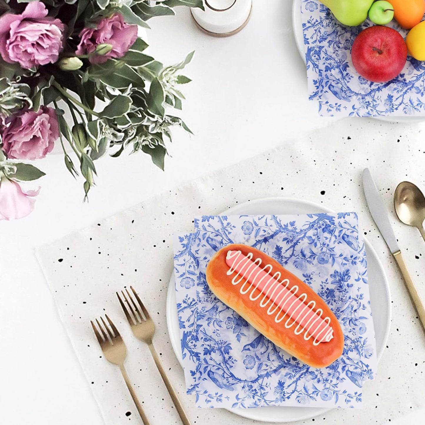Bravopapier 150Pcs Blue Floral Bird Deli Paper, 9.8 x 8.3in Chinoiserie Floral Bird Grease Proof Food Wrap Paper Liners
