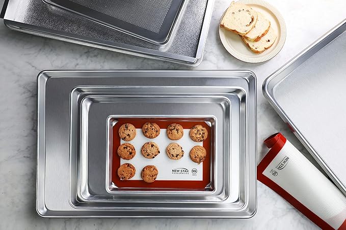 New Star Foodservice 36596 Commercial Grade Silicone Baking Mat Non-Stick Pan Liner, 17 x 25 inch (Full Size)