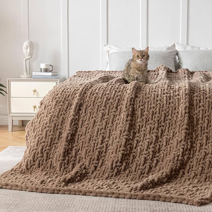 Maetoow Handmade 12 lb Soft Knitted Weighted Blanket, 48 x 72 Inch Breathable Chunky Knit Gravity Blanket Throw, Home Decor for Sofa Couch Bed, Brown