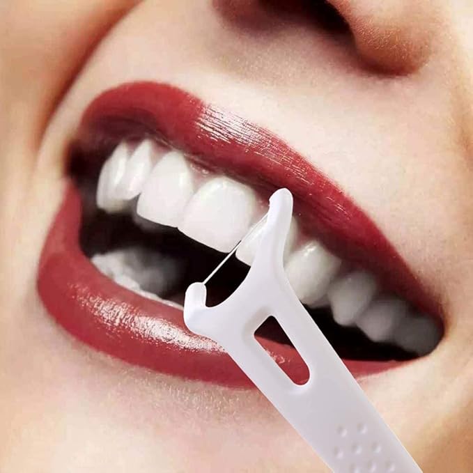 FAMILIFE Dental Floss Unwaxed Dental Floss Picks Unflavored Fluoride Free Back Teeth Toothpicks Flossing Flossers Threaders Sticks with 4 Travel Handy Cases 120 Count