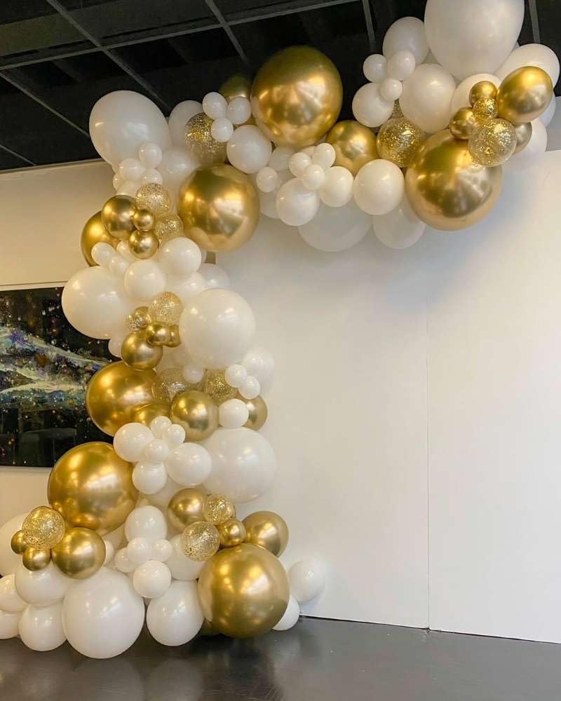 PTGOLUO White and Gold Balloon Arch Garland Kit 153pcs with Star, 22 18 12 10 5in Different Size White Metallic Gold Confetti Latex Balloons for Birthday Anniversary Wedding Baby Shower Decoration