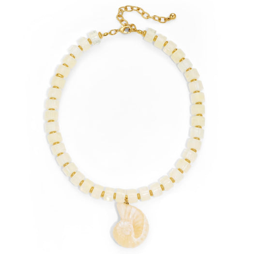 CLASSYZINT White Resin Bead Necklace with Conch Shell Pendant Beach Necklace for Women Adjustable Chain Statement Necklace Ocean Theme Accessory