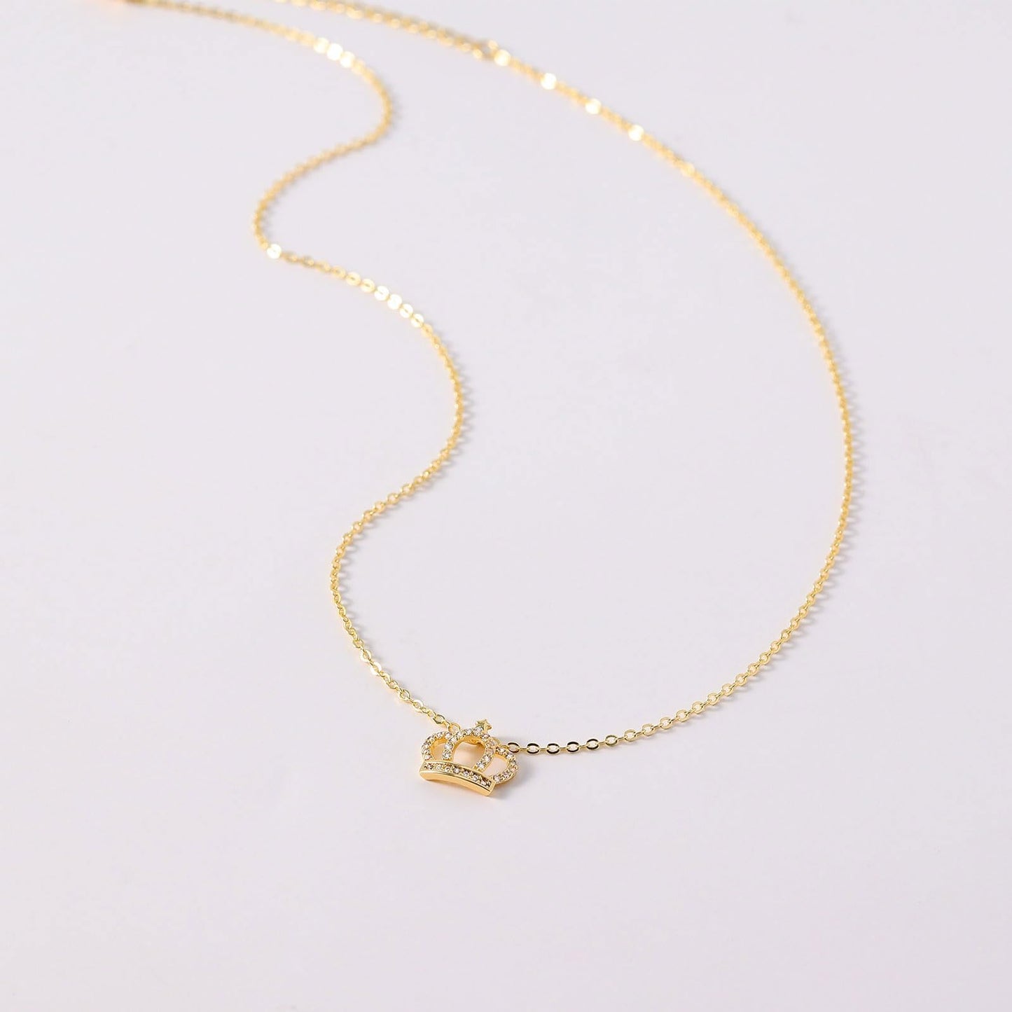 GUOKE Dainty Gold Necklace - Crown Necklace 14K Gold Plated Necklace Diamond Pendant Necklace for Women Gold Jewelry