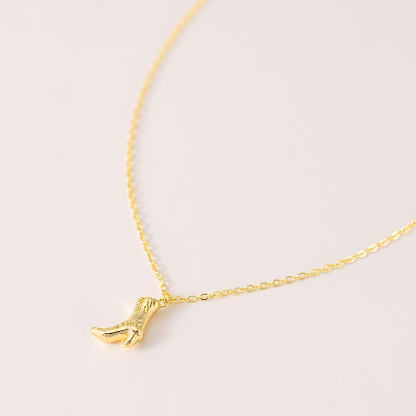 GUOKE Gold Boot Necklace for Women – 14K Gold Plated Cowgirl Pendant, Dainty Western Cowboy Boot Necklace, Minimalist Jewelry for Her