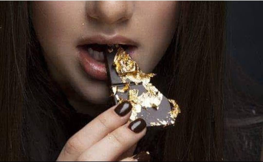 Gold Leaf 10 pcs Gold Vark Sheets Pure Foil Leaf 24K Baking Cakes,Sweets,halwa,madicine,Food for Anti-Aging Facial Spa Art Craft Gilding (Gold 3x2inches) 10 .Pcs
