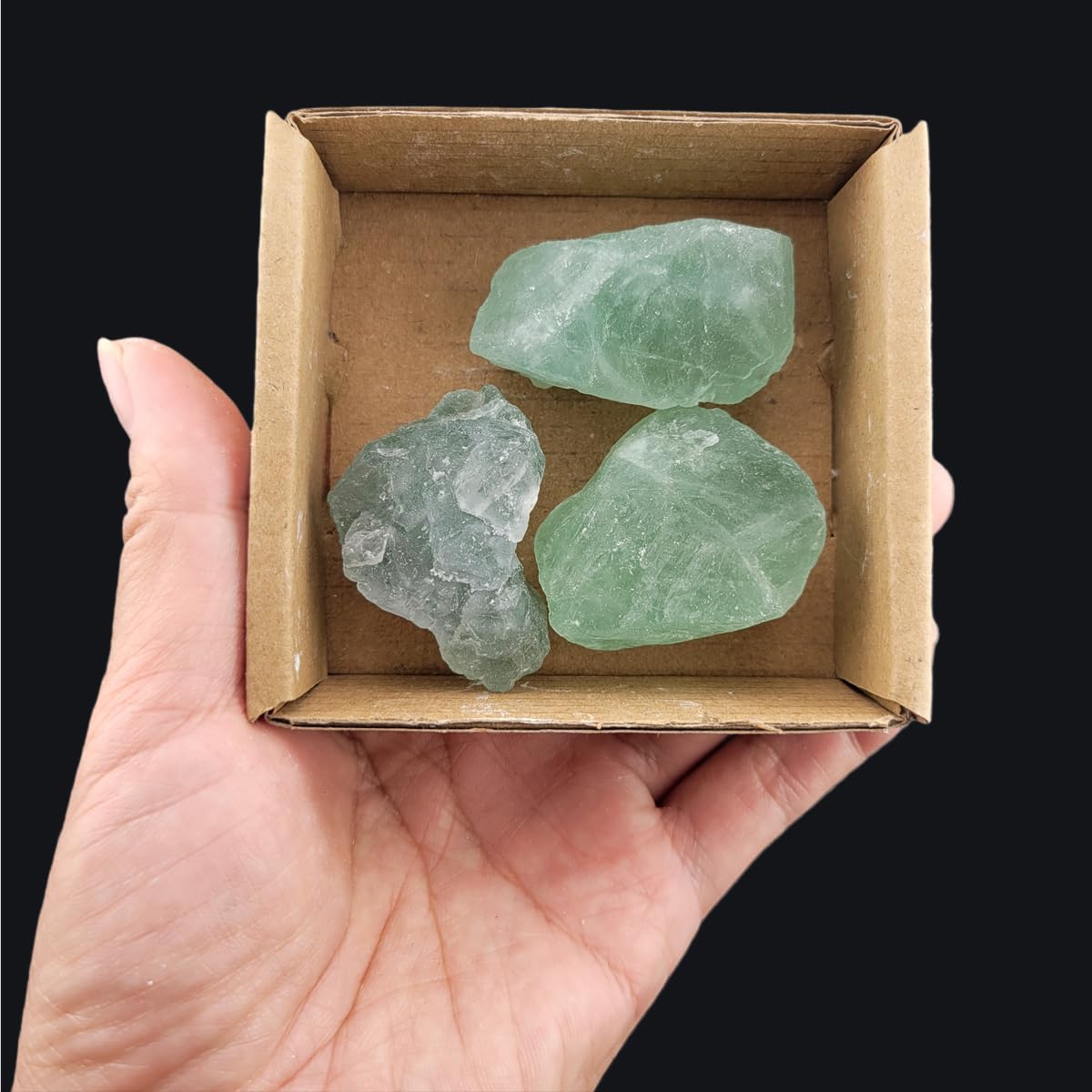 3-5Pcs Natural Green Fluorite Raw Crystals Rough Stones Rocks for Tumbling Polishing Cabbing Gemstones Crystals and Healing Stones for Wicca Reiki,Fountian Rocks for Decorations (Green Fluorite)