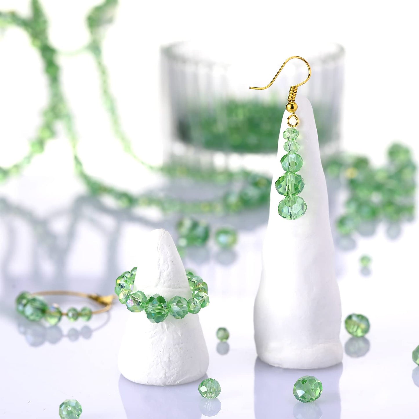 WILLBOND 600 Pcs Crystal Glass Beads for Jewelry Making Bulk Suncatcher Faceted Rondelle Loose Gemstone for Valentine's Day, Irish Holiday, Easter Bracelet DIY Crafts 8mm, 6mm, 4mm(Green)