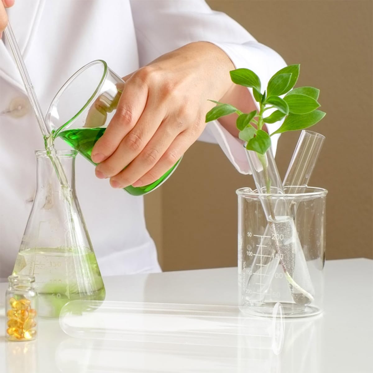 Uonlytech 4pcs Glass Plant Propagation Test Tubes Vases Hydroponic Flower Holder 2.5x3x18cm Glass Tubes for Desktop Terrarium and Plant Rooting
