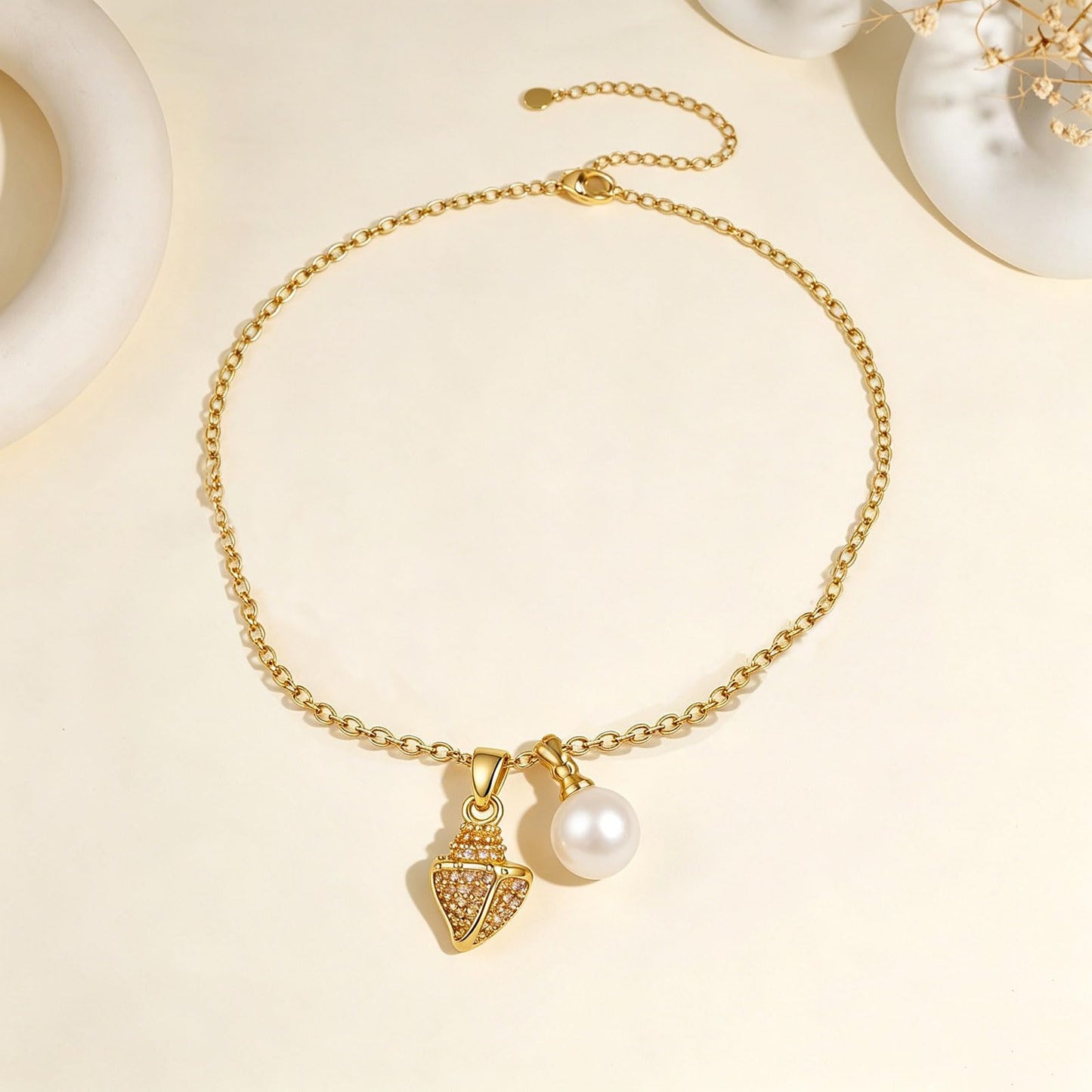 Gold Seashell Starfish Necklace for Women Pearl Starfish Shell Pendant Necklace Boho Conch Necklaces Summer Beach Jewelry (Conch)