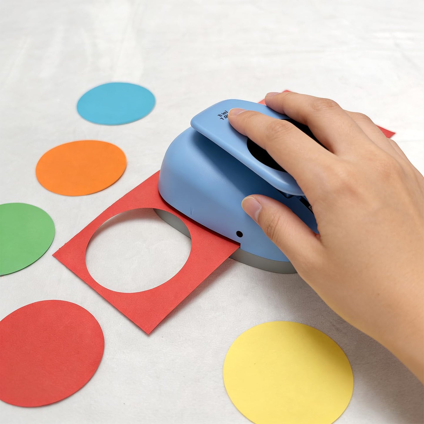 Circle Paper Punch, Multi Size Paper Punch, 3 Different Sizes Circle Hole Paper Punch,Handmade Scrapbook, Crafting Designs for Card Making, DIY Albums Photos,Christmas and Birthday Gifts.