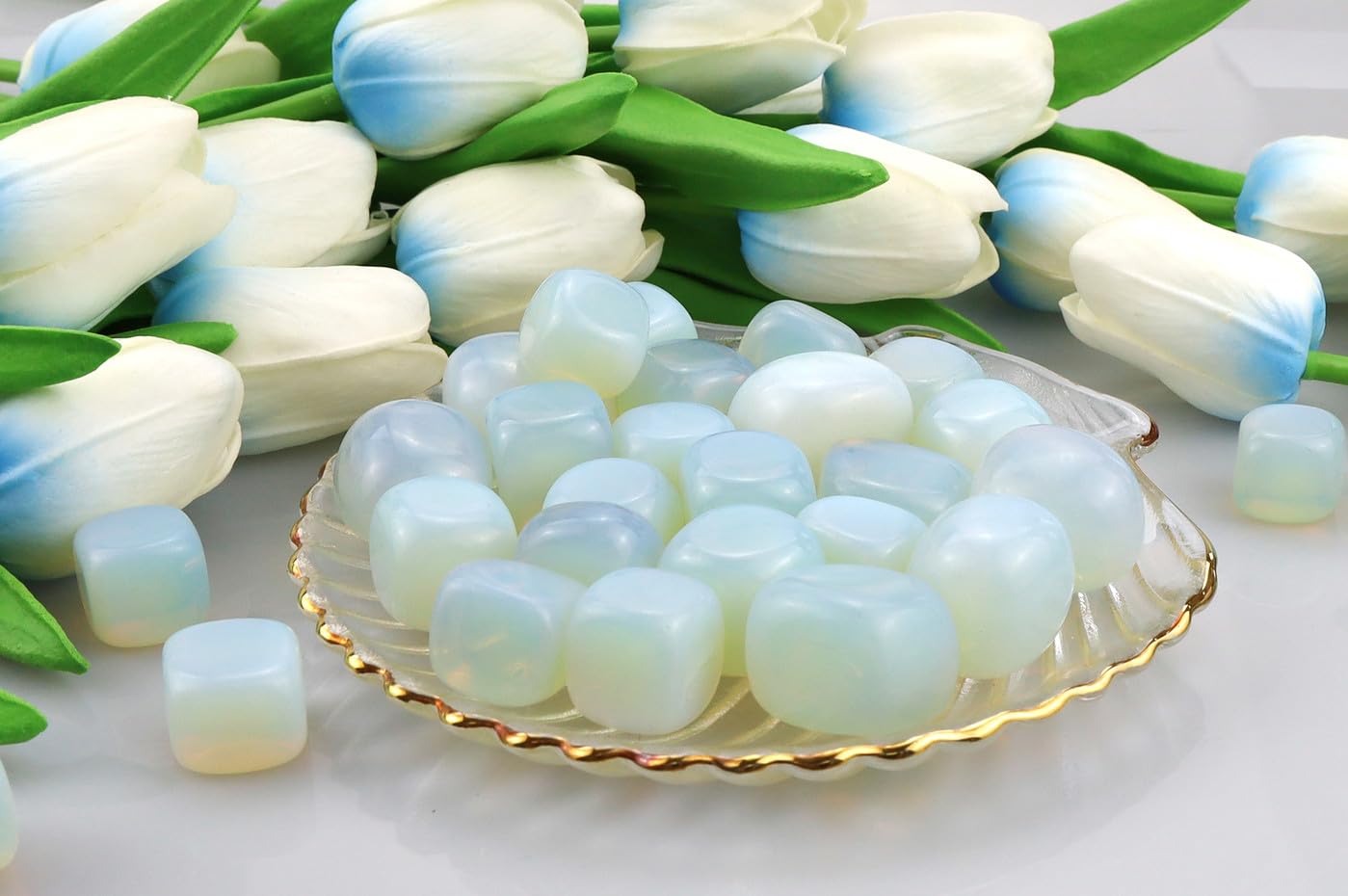 QINJIEJIE 0.9 LBS Opal Polished Stones Tumbled Crystals Bulk Gemstones Healing Crystal White Opalite Rocks Set Decorative Landscape Quartz Vase Filler Reiki Stone for Home Decor Energy Gift