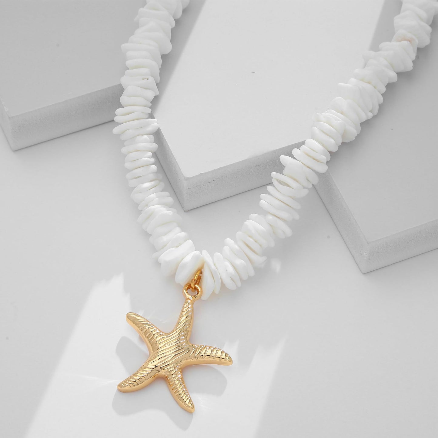 WOWORAMA Sea Shell Necklace for Women Gold Starfish Pendant Necklace Boho Clam Chip Shell Beads Choker Necklaces Hawaiian Summer Beach Surfer Necklaces Jewelry