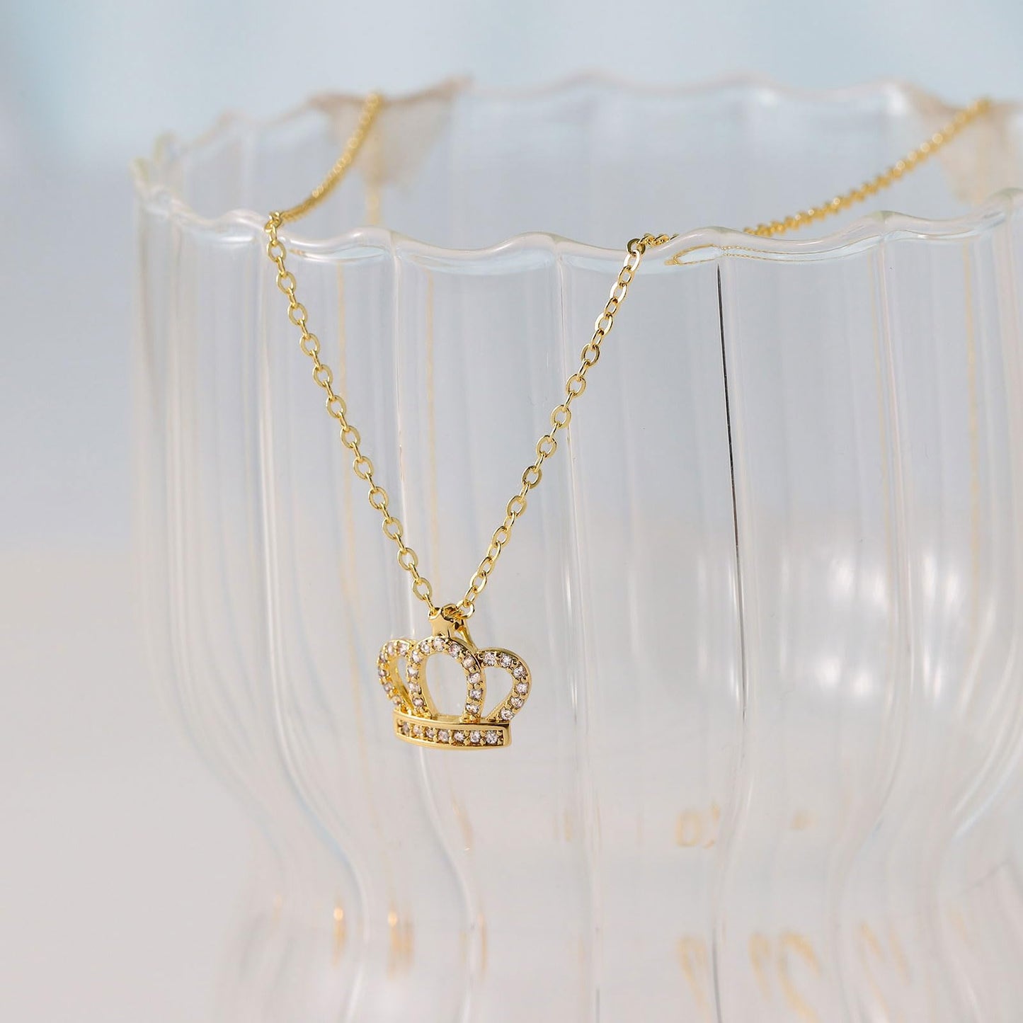 GUOKE Dainty Gold Necklace - Crown Necklace 14K Gold Plated Necklace Diamond Pendant Necklace for Women Gold Jewelry