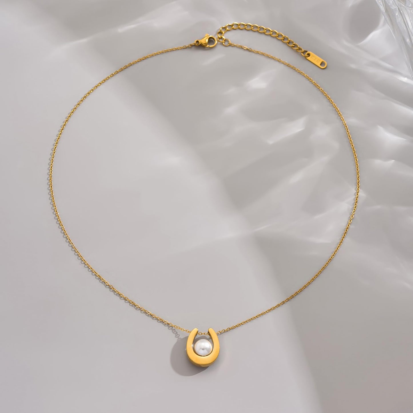 NONAMOIS 18K Gold Plated Pearl Necklace for Women Stainless Steel Dainty Gold Lucky Horseshoe Pendant Choker Necklace Trendy Non Tarnish Jewelry