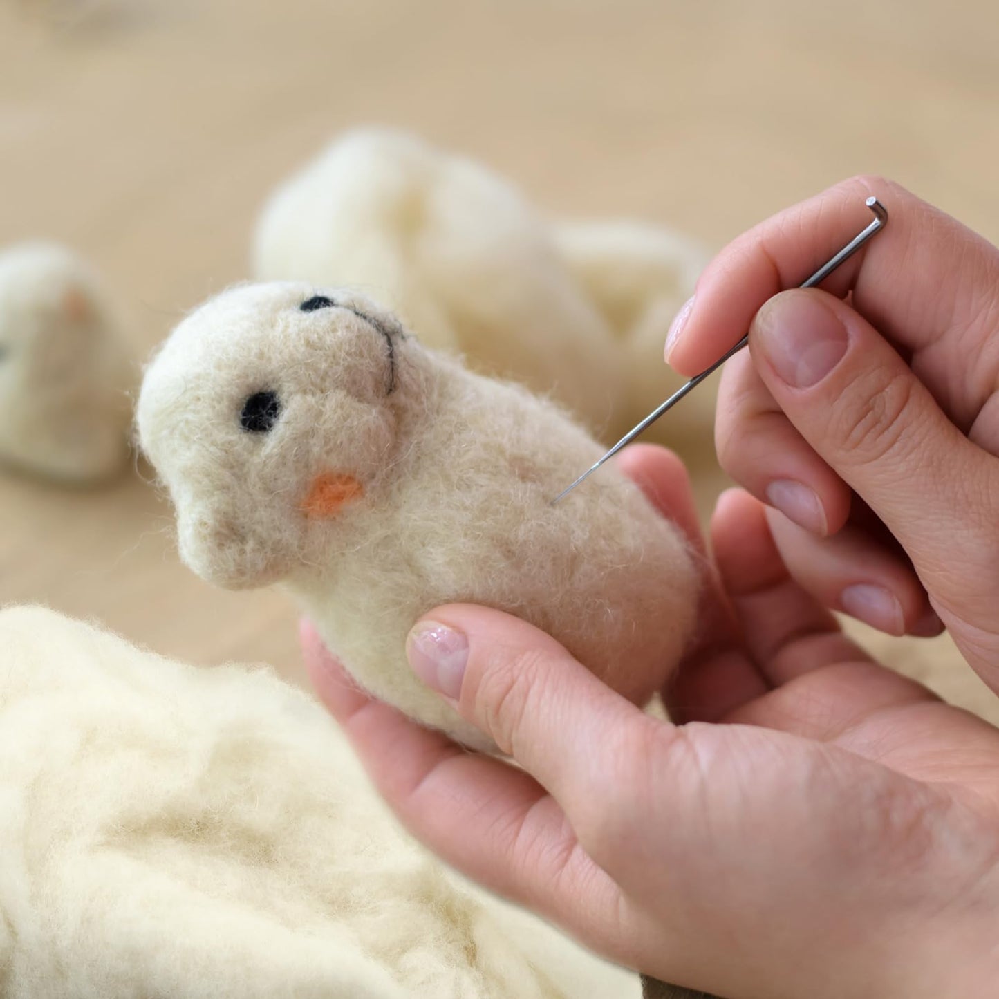 Newwiee Clean Wool Batting Stuffing for Stuffed Animals Roving Wool Felting Filler for Crafts Needle Cushions Pillow Knitted Stuffed Toys Animals Blending and Dryer Balls, Natural White(1.1 lb)