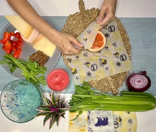 Pure & Sustainable Company® Beeswax Wraps – 3 Pack Reusable Food Storage (8x8, 11x11, 14x14) – Eco Friendly Plastic Wrap Alternative – Washable, Zero Waste – Bee Pattern