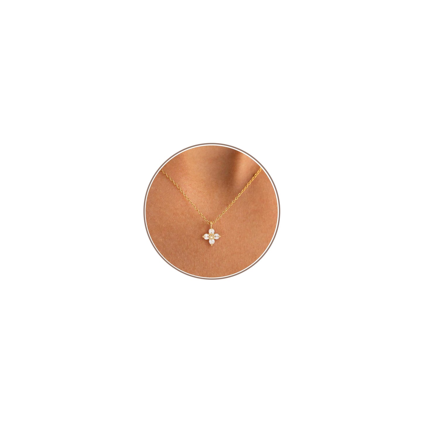 GUOKE Clover Necklace for Women, 14K Gold Plated Cute Dainty Necklace Four Leaf Clover Pendant Mothers Day Jewelry Gift