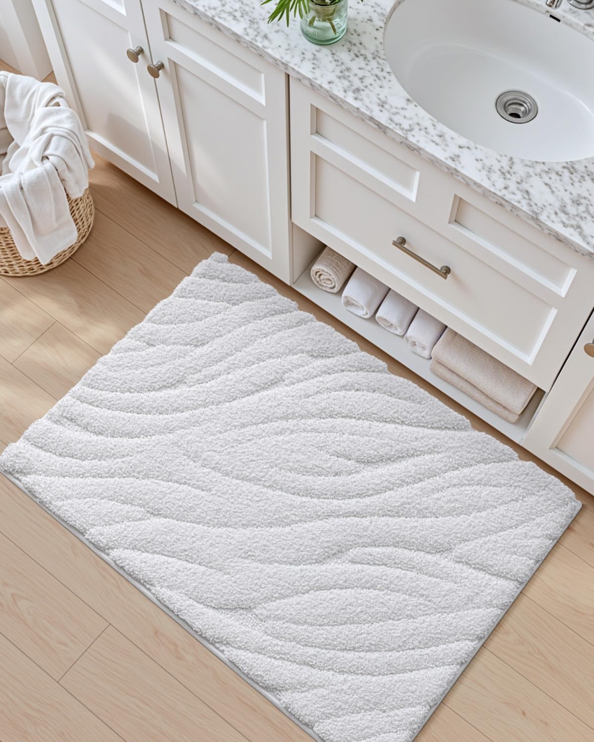 DEXI Bathroom Rugs 17x30, Extra Soft Absorbent Bath Mat, Non Slip Bathmat for Bathroom Floor, Machine Washable Rugs for Shower Floor, White