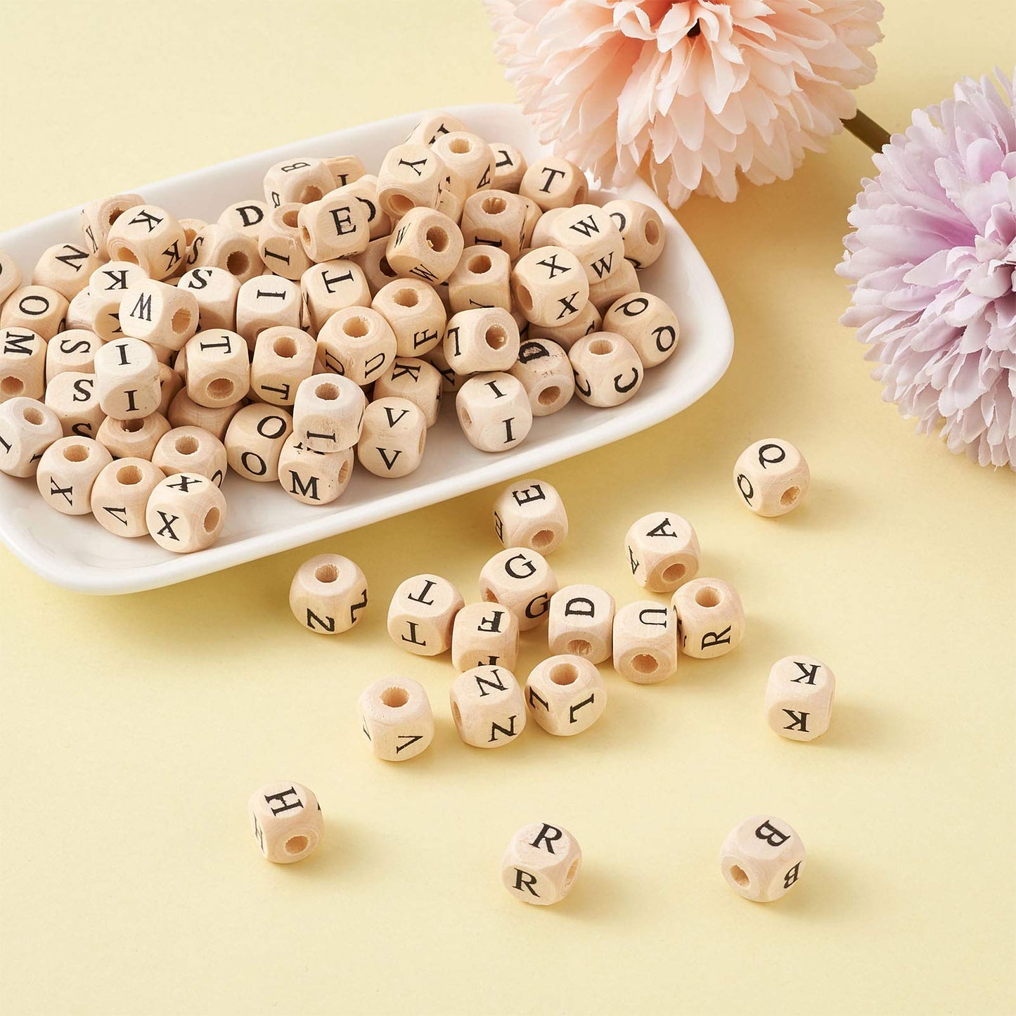 KISSITTY About 1060pcs Maple Wooden Beads for Crafts Mixed Letter A-Z Wood Beads Cube Alphabet Beads Large Hole Wood Spacer Beads for Necklaces Bracelets Earrings Jewelry Making 10x10x10mm