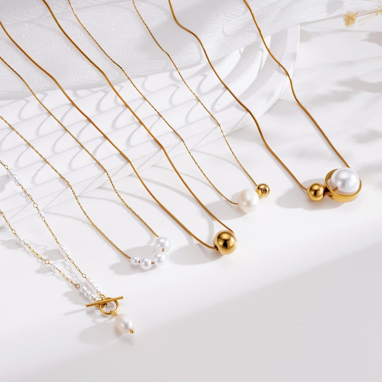 Rcidan Pearl Necklaces,Silver Daisy Birthday Gifts 4 Pearls White Necklace as Prom Bridesmaid Jewelry gifts,Daisy Pearls Choker for Women's Pearl Strand Necklaces as Silver and Gold Choker for Teens
