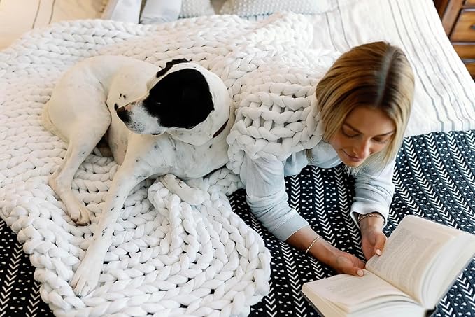 Nuzzie Chunky Knit Weighted Blanket - Breathable, Cooling, Hand Made Knit Throw Blanket for Sleep - Machine Washable, Stylish Design (Cream, Queen | 28lbs | 80"x80")