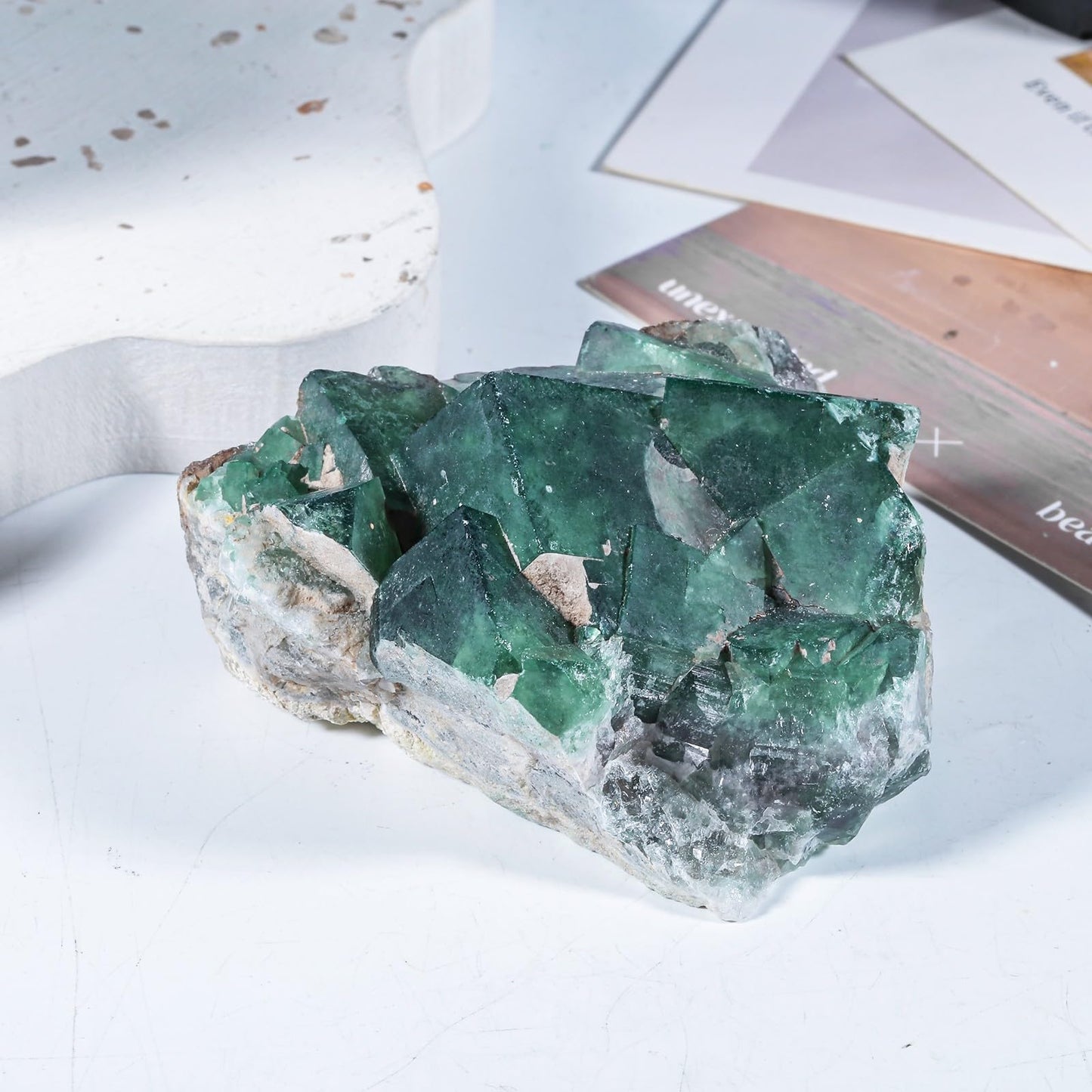 Sportmusies Natural Green Fluorite Crystal Cluster Mineral Specimen Decoration for Home Office, Raw Stone for Healing Meditation Yoga, 1.77-4.72 inches