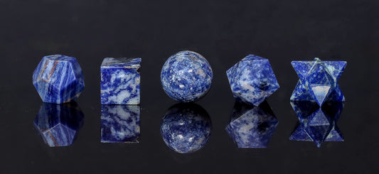 Crocon Sodalite 5Pcs Platonic Solids Crystal Geometry Set, Platonic Solids Sacred Geometric Stones for Meditation Reiki Balancing Healing Chakra Stone Cleansing Spiritual Good Luck (1520 mm)