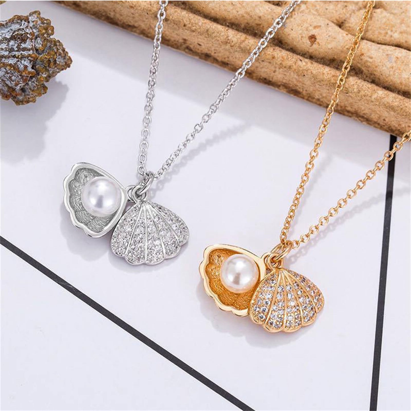 Seashell Pearl Pendant Necklace for Women Gold Silver Plated Bohemian Clamshell Scallop Sea Shell Ocean Animal Chic Rhinestone Cubic Zirconia Chain Necklace for Summer Beach Holiday Jewelry Gifts (Silver)