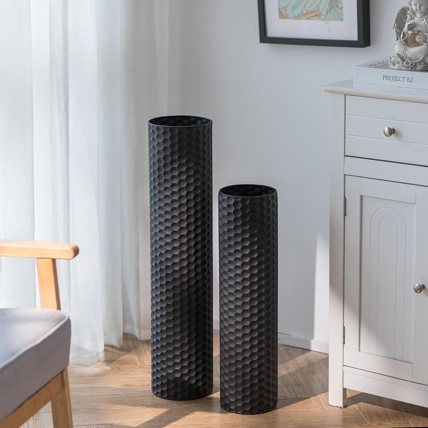 Sziqiqi Black Tall Floor Vase: 27.6/21.7in Metal Cylinder Vases Extra Large Decorative Vase Set of 2 Living Room Modern Honeycomb Texture Big Standing Decor for Dining Bedroom Home Corner Indoor