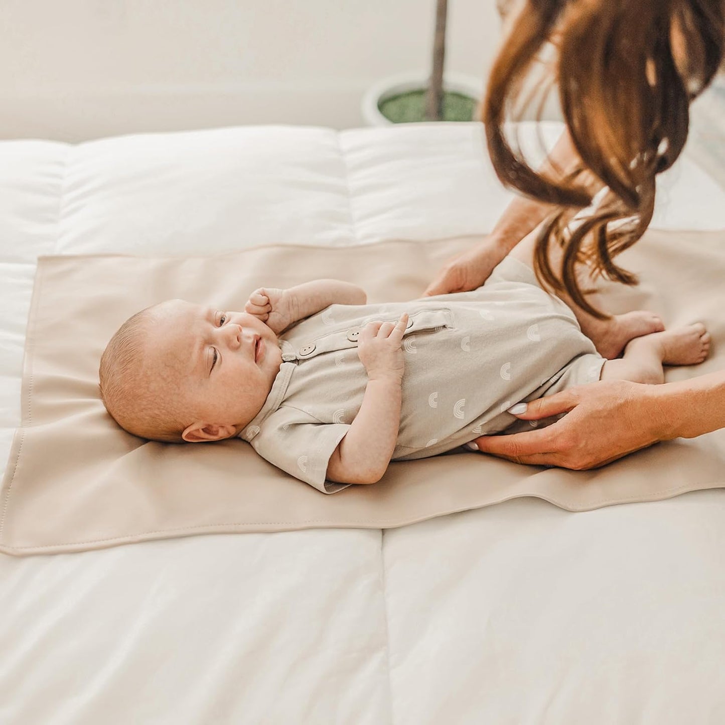 Konssy Faux Leather Baby Changing Mat, Waterproof, Wipeable & Portable Diaper Changing Pad for Travel or Home, Fits Perfectly in Diaper Bag, 32 x 20 inches (Blush,Beige)