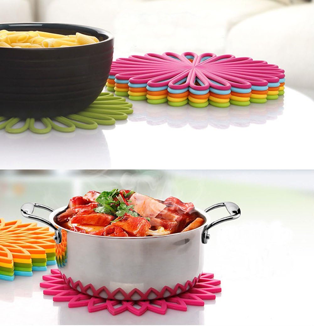 ME.FAN Silicone Trivet Mat - Kitchen Hot Pads for Pots & Dish - Insulated Teapot Trivet - Flexible, Durable, Non-Slip Large Coasters 3 Set Grass Green