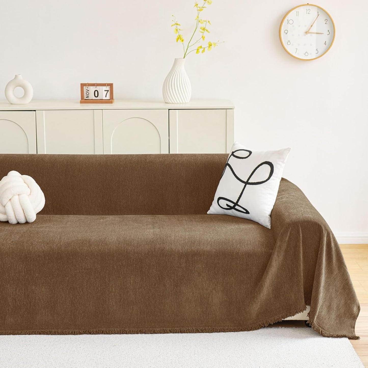 hyha Couch Cover for Dogs, Boho Sofa Covers for 3 Cushion Couch Washable, Chenille Sofa Slipcover for Pets, Soft Loveseat Sectional Couch Throw Blankets with Tassels (Chocolate, 71x150 Inch)