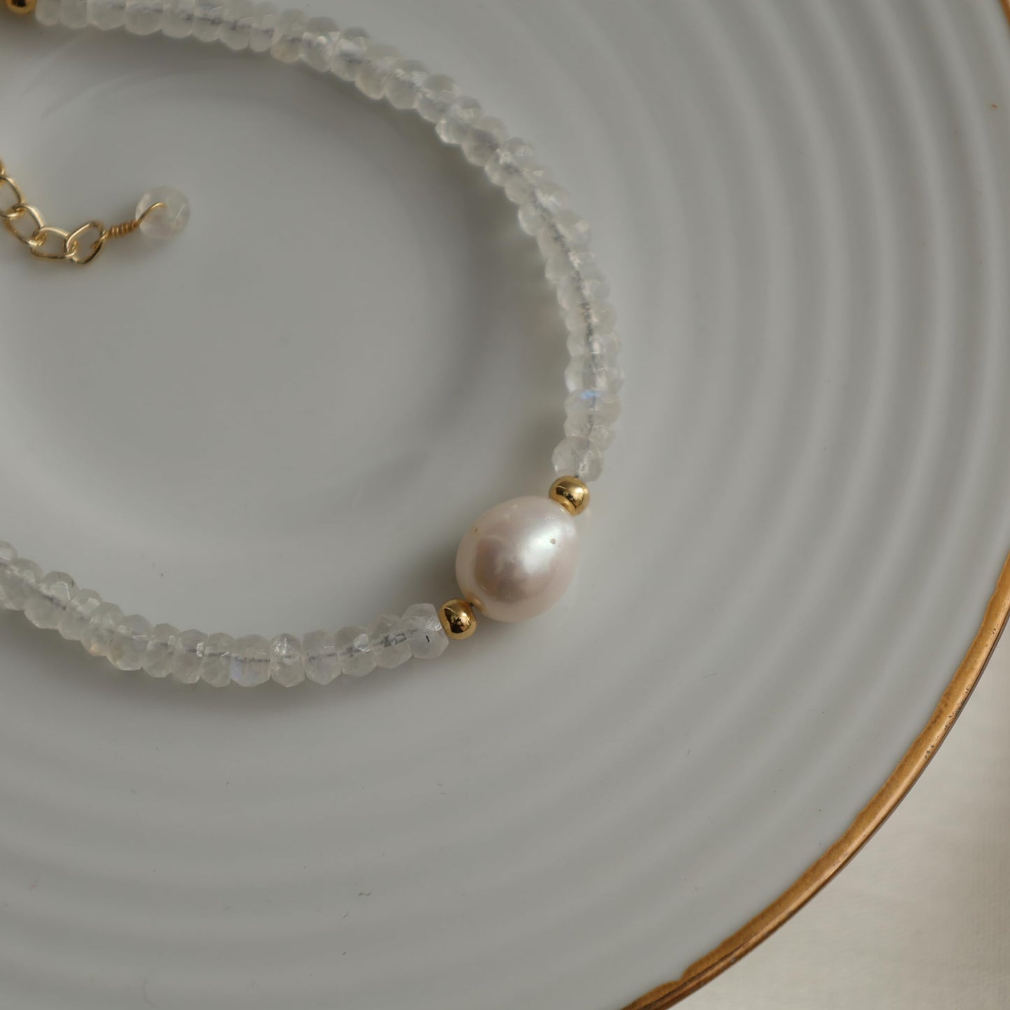 Gempires Moonstone Beaded Bracelets with Freshwater Pearls Crystal Jewelry June Birthstone Handmade Bracelets Hypoallergenic 7.5 Inch Gold Plated New Beginning Gemstone Jewelry