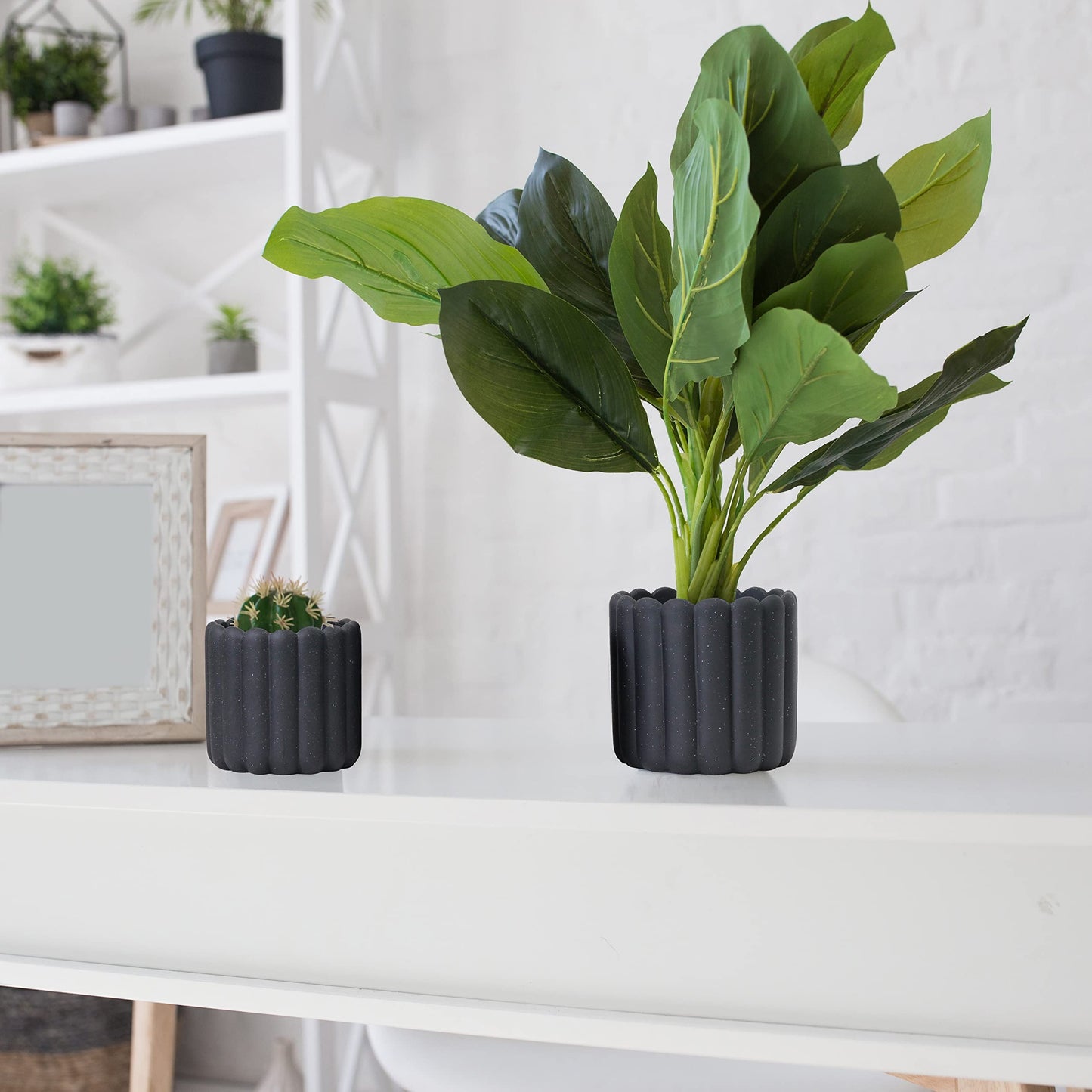 Olly & Rose iOS Vertical Striped Ribbed Plant Pot - Charcoal Speckled Ceramic Planters - 6.6 + 5 Inch Indoor and Outdoor Flower Pots Home Decor (Black Ribbed)