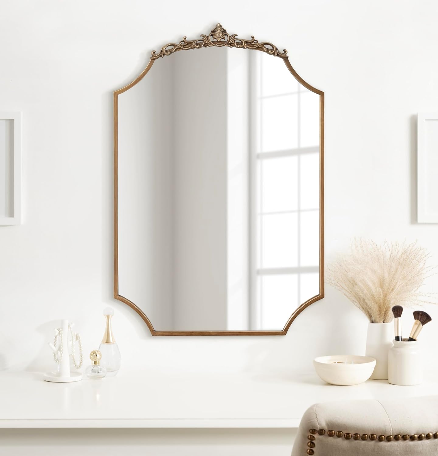 Kate and Laurel Arendahl Ornate Traditional Arched Scallop Mirror; 24 x 36; Antique Gold; Decorative Baroque Style Scalloped Arch Vintage Gold Mirror with Ornamental Crown