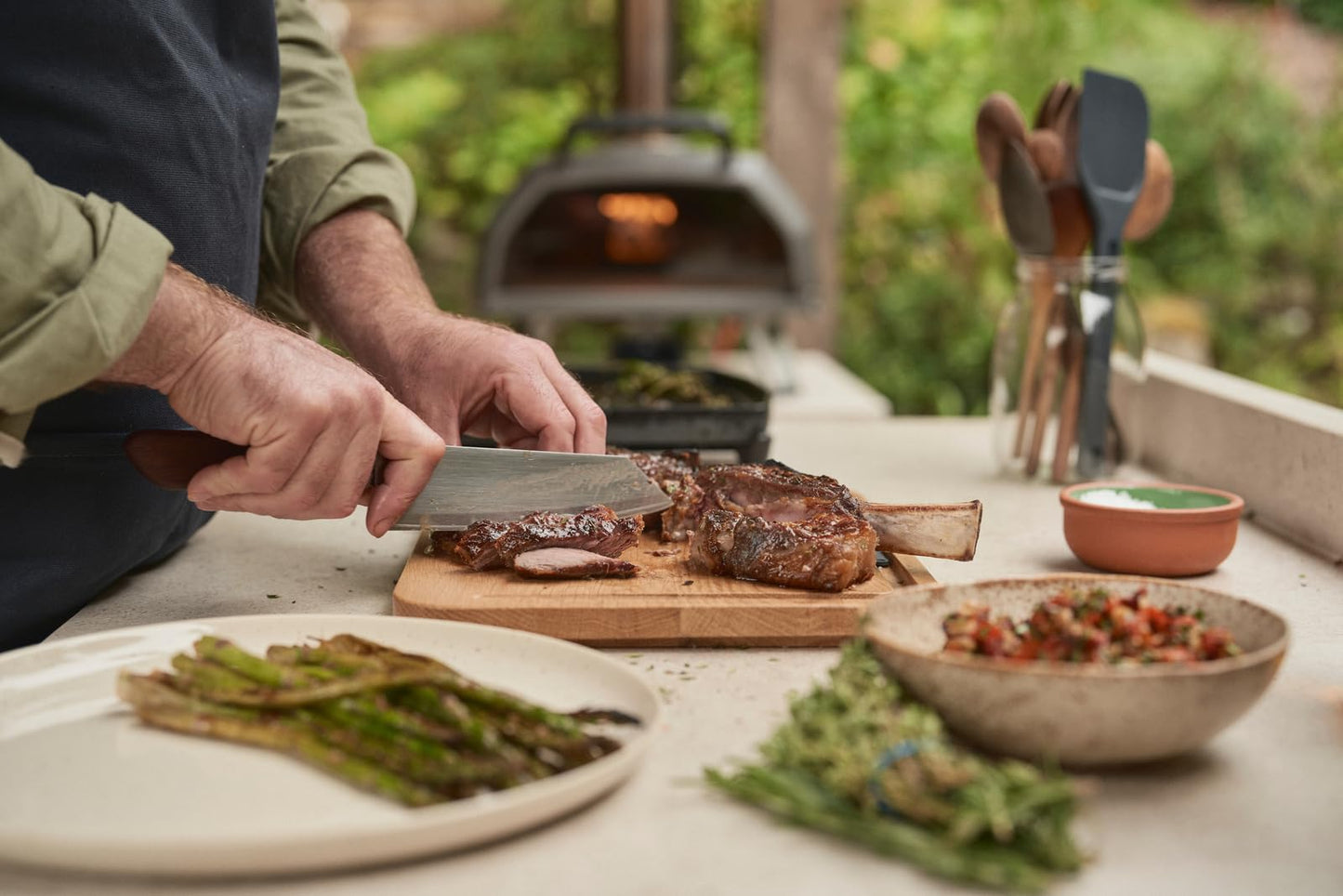 Ooni Karu 2 Pro Multi-Fuel Pizza Oven - Wood and Gas Outdoor Pizza Oven with Pizza Stone & Integrated Thermometer, Pizza Oven Outdoor, Dual Fuel 16 Inch Pizza Maker, Outdoor Cooking Grill