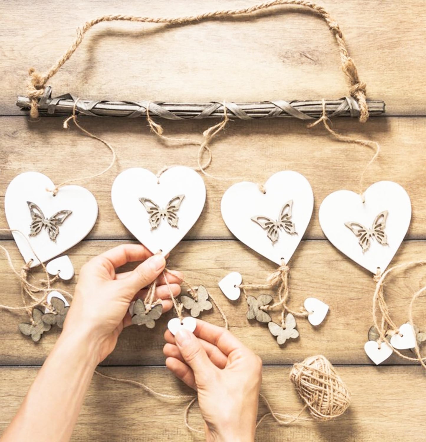 FCECOR 100PCS 4" Wooden Hearts for Crafts, Wood Hearts for Kids Wood Slices DIY Crafts Supplies, Wooden Ornaments Mother's Day Heart Sign for Valentine's Day Crafts, Birthday, Party, Wedding Decor