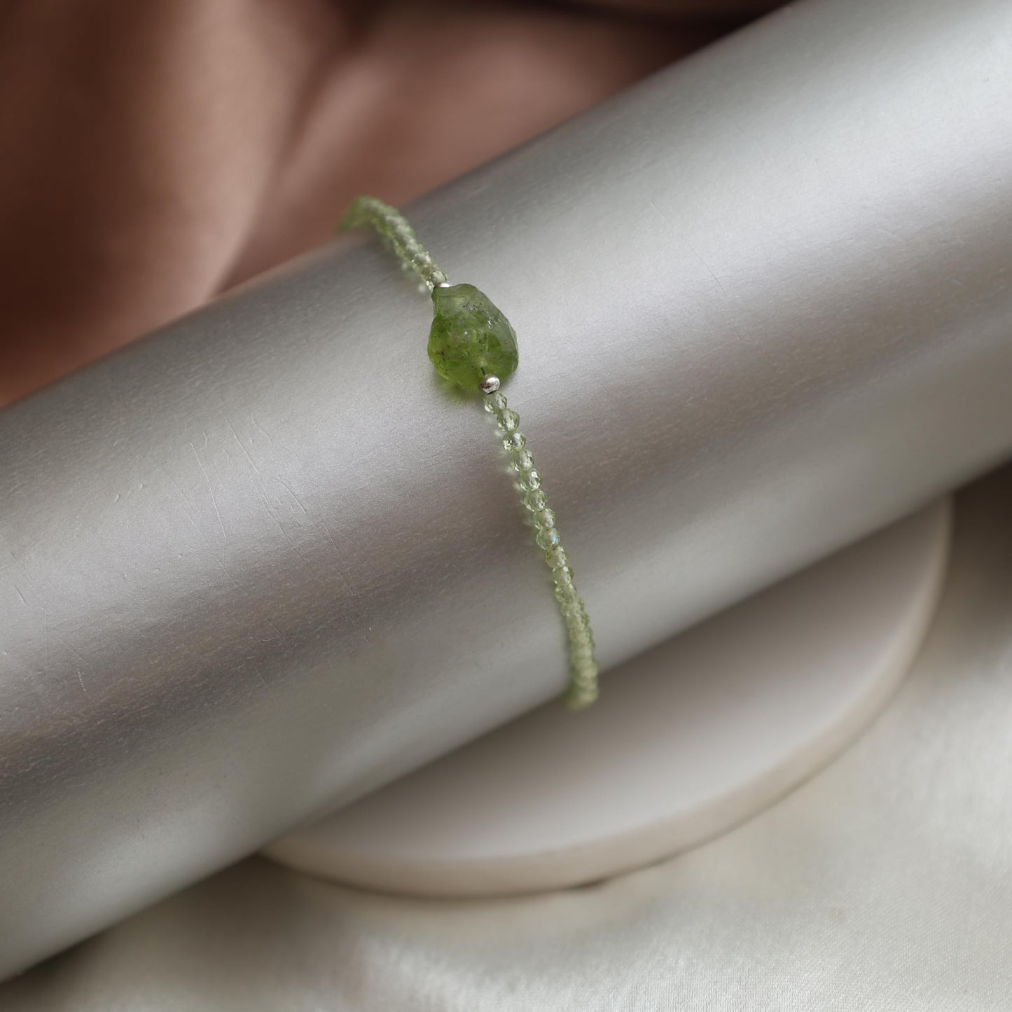 Gempires Natural Green Peridot Beads Bracelet with Raw Peridot Stone Jewelry August Birthstone Gemstone Gifts For Women Silver Plated 8 Inch Adjustable Chain