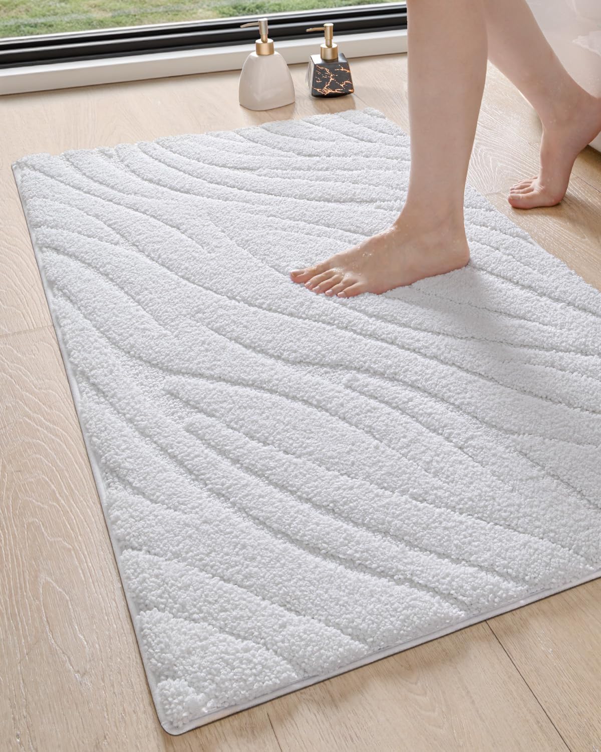 DEXI Bathroom Rugs 24x43, Extra Soft Absorbent Bath Mat, Non Slip Bathmat for Bathroom Floor, Machine Washable Rugs for Shower Floor, White