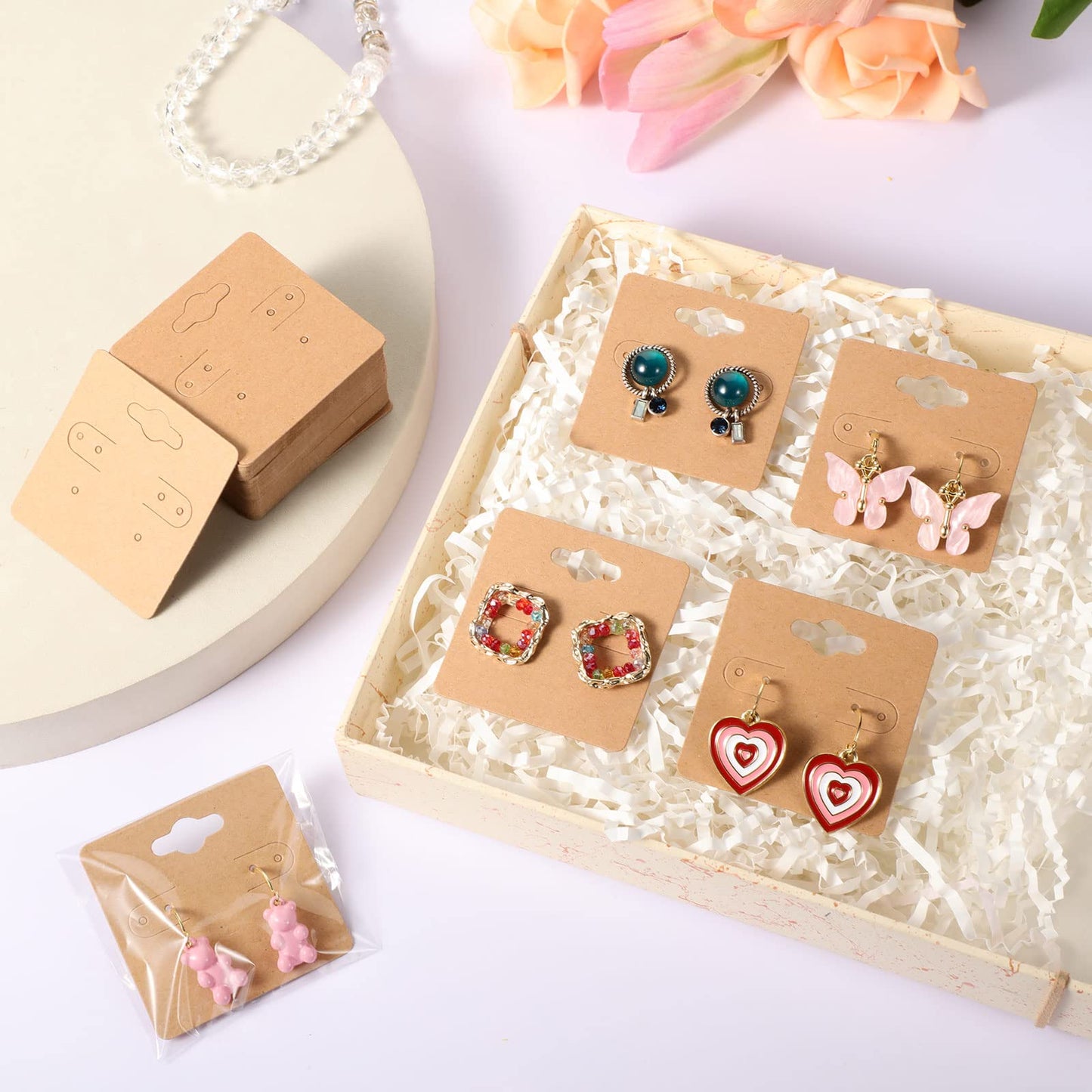 600 Pcs 2 x 2 Inches Earring Holder Cards Bulk with Self Sealing Earring Bags Kraft Earring Cards Jewelry Display Cards for Selling, Hanging Earring, Jewelry, DIY Crafts, Retail