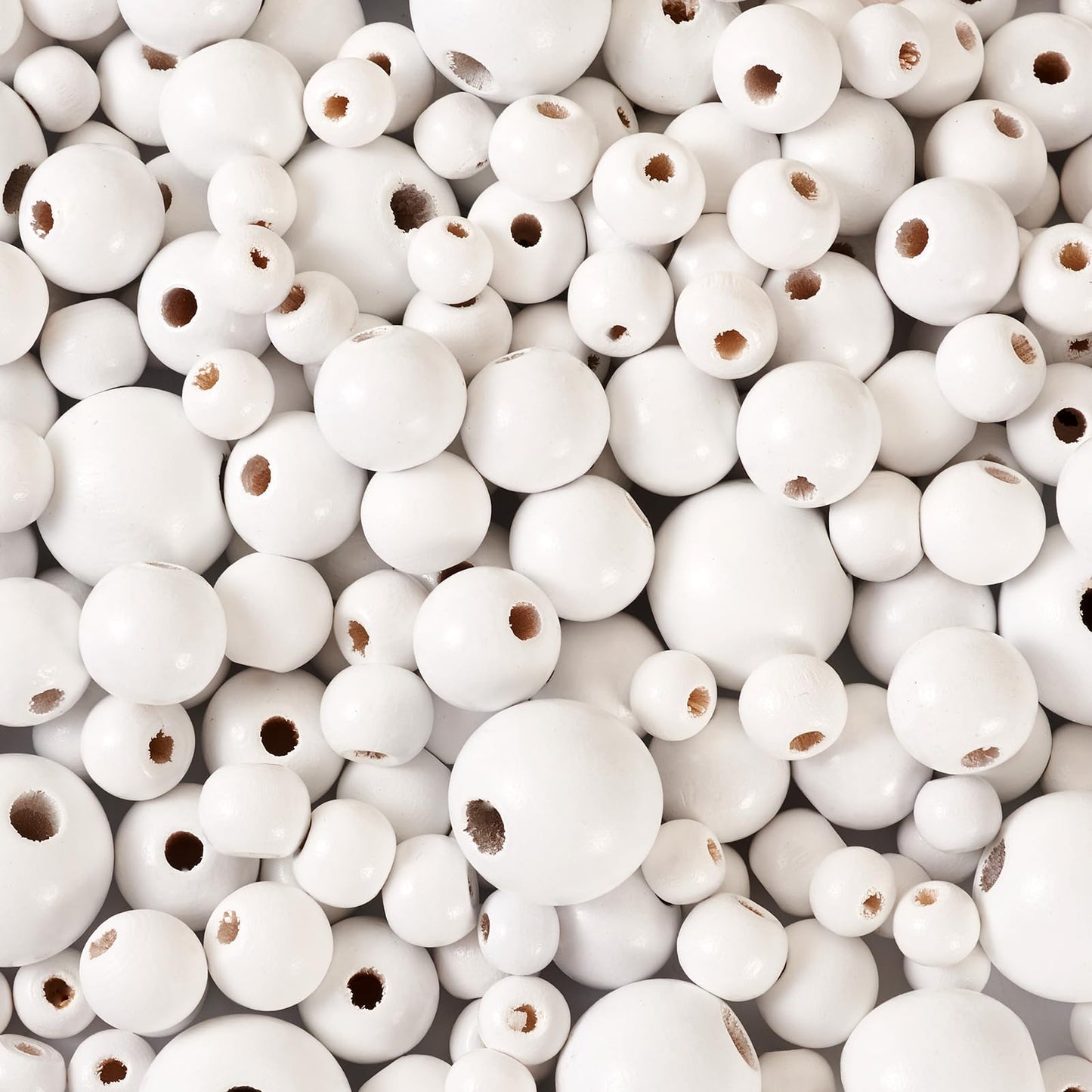 Pandahall 555 Pcs White Wooden Beads - 5 Sizes, Natural Wood Round Bead, Painted Wood, Large Hole, Wooden Spacer, Smooth for Farmhouse Garland, Craft Decor, Jewelry Making