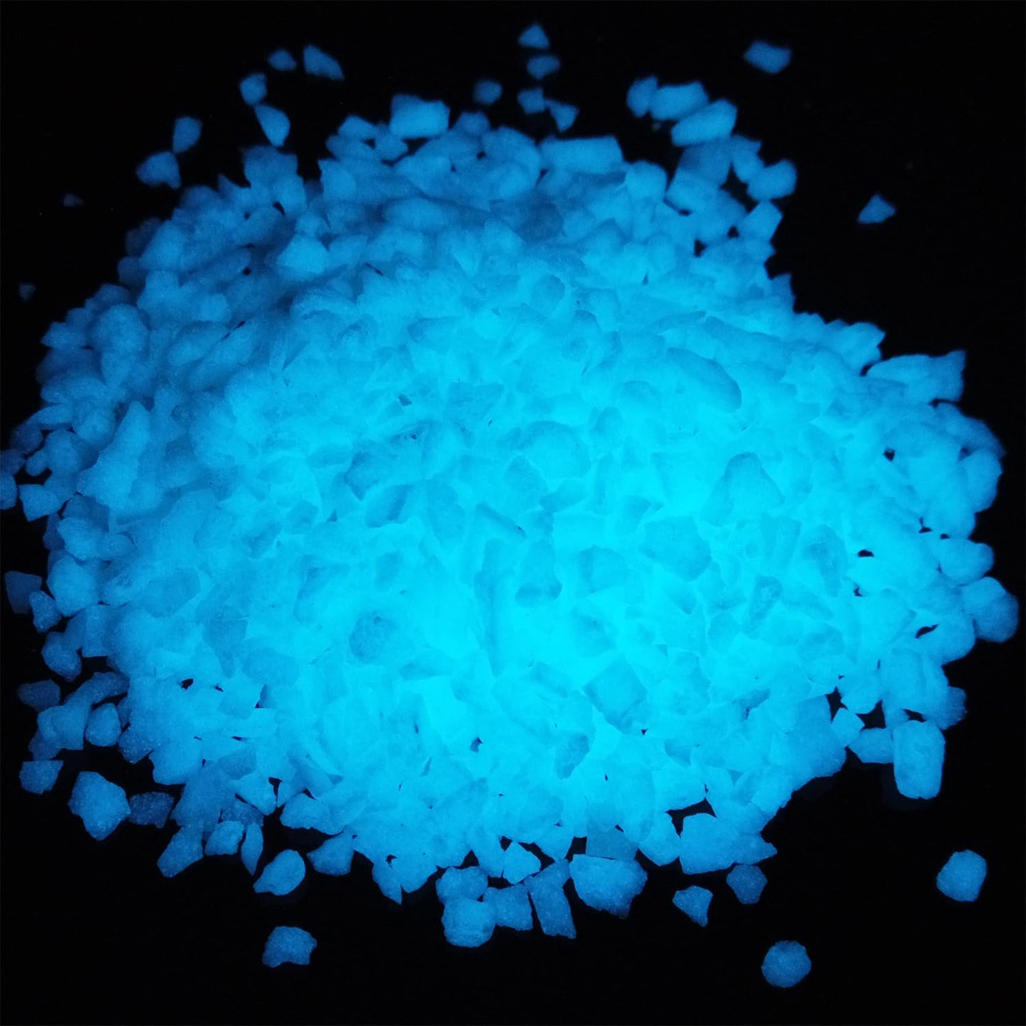 TWINKLING Glow in The Dark Gravel,Crushed Glass, Broken Glass Glitter, Glow in The Dark Stones Chips for DIY Resin Art Epoxy Crafts, Nail Art, Jewelry Making, Aquarium Decor, 3-5mm(200g) (Sky Blue)