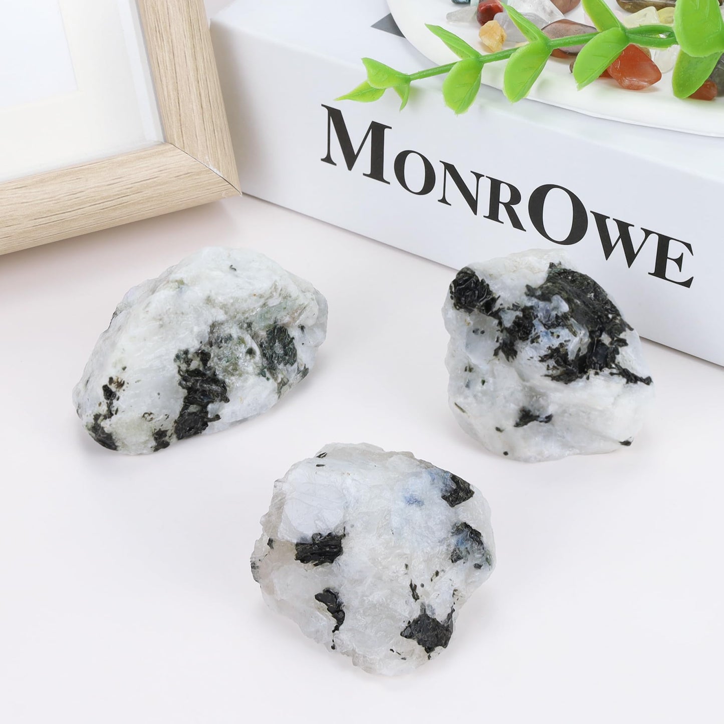 XIANNVXI Moonstone 1.8-2.2" Large Raw Crystals and Healing Stones Natural Rough Crystal Rocks for Decor Gifts Tumbling Cabbing Polishing Fountain Rocks 1PCS