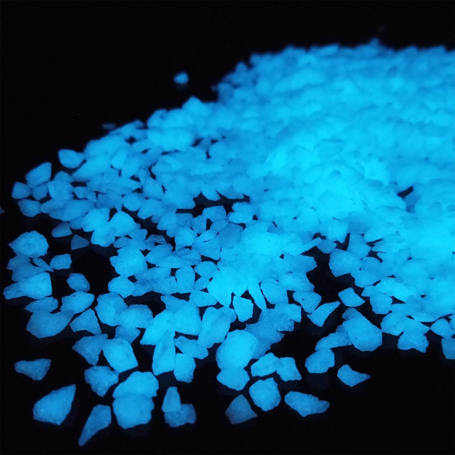 TWINKLING Glow in The Dark Gravel,Crushed Glass, Broken Glass Glitter, Glow in The Dark Stones Chips for DIY Resin Art Epoxy Crafts, Nail Art, Jewelry Making, Aquarium Decor, 3-5mm(200g) (Sky Blue)